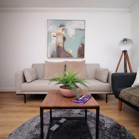 Spacious 5 Bedroom | With Fenced Backyard Newport  Zewnętrze zdjęcie