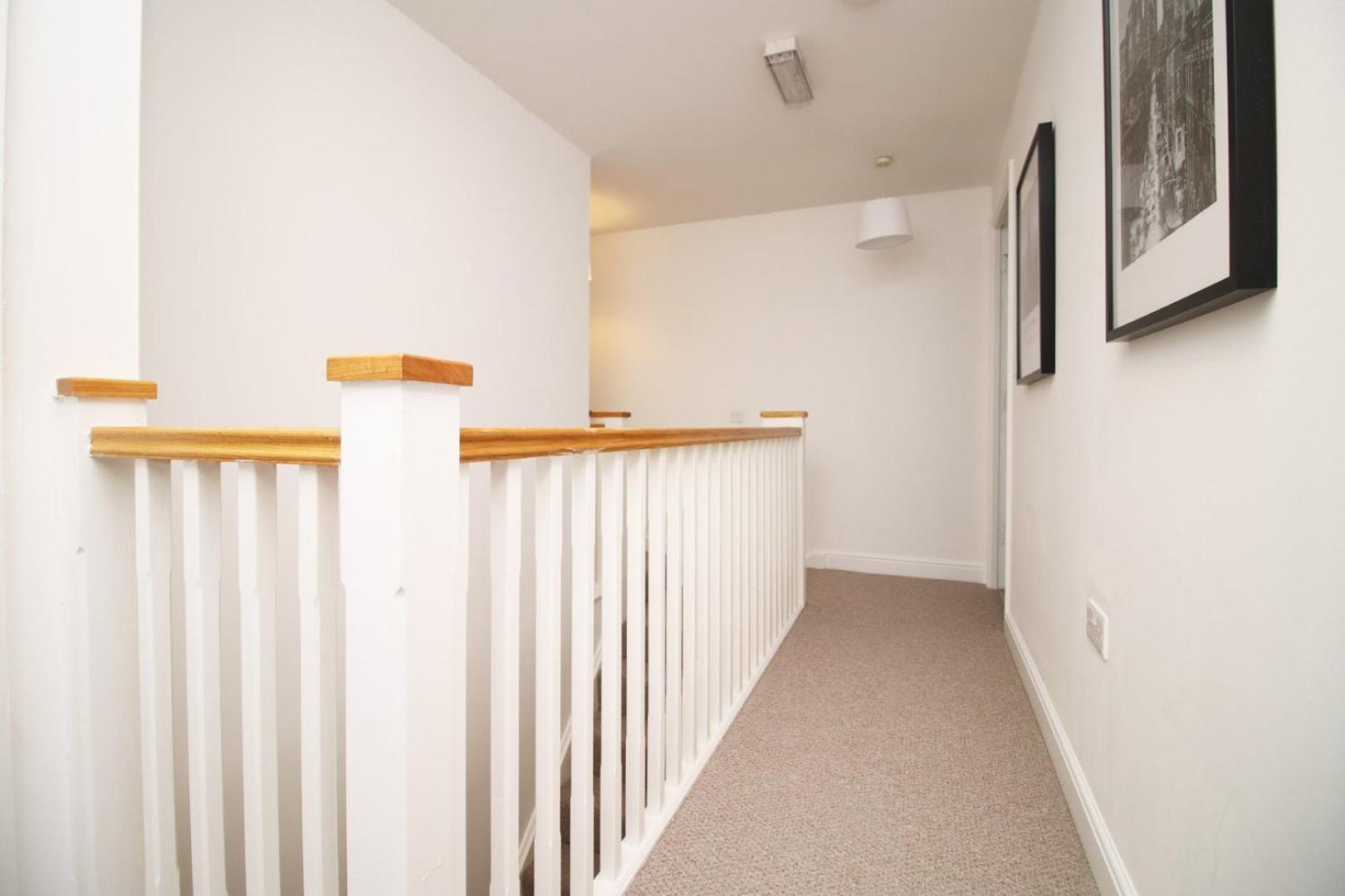 Spacious 5 Bedroom | With Fenced Backyard Newport  Zewnętrze zdjęcie